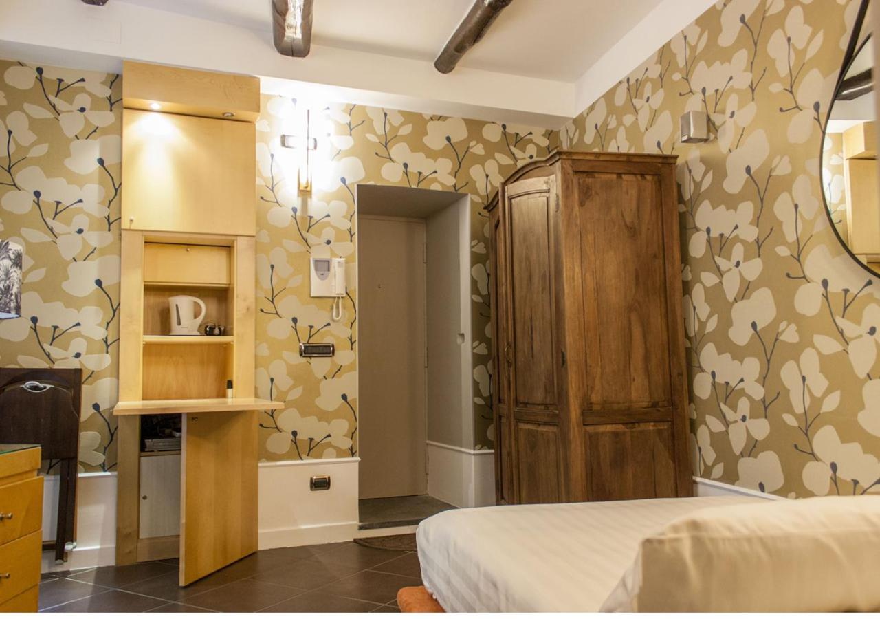 Relais Santa Chiara Apartment เนเปิลส์ ภายนอก รูปภาพ