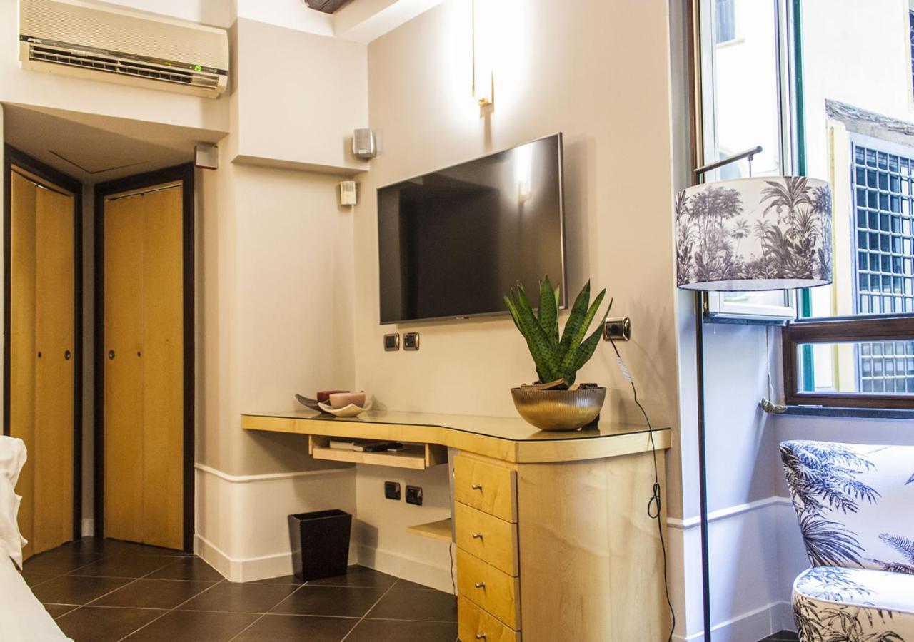Relais Santa Chiara Apartment เนเปิลส์ ภายนอก รูปภาพ